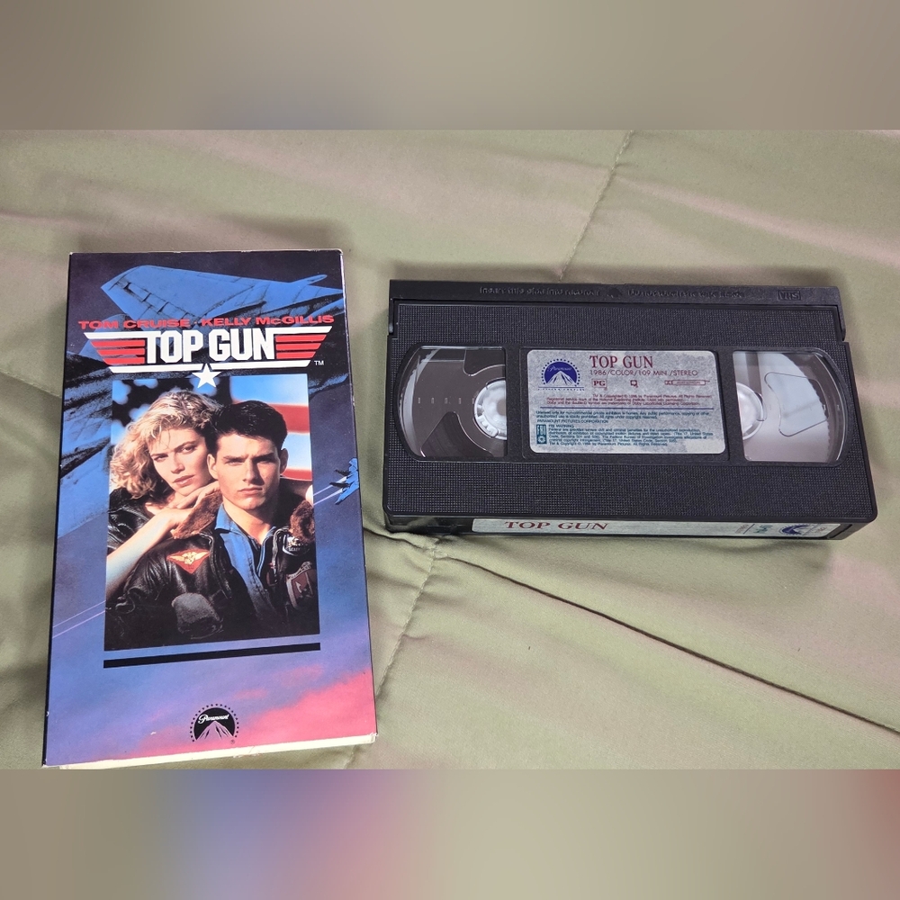 Top Gun VHS Tape – Tom Cruise – Classic Action Movie
